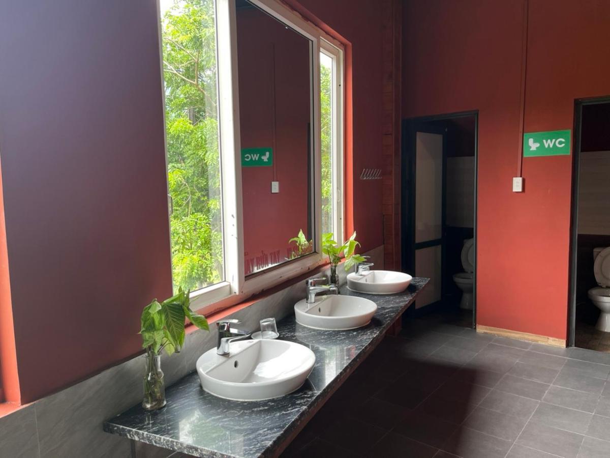 Rocks Ha Giang Hostel & Tour Exterior photo