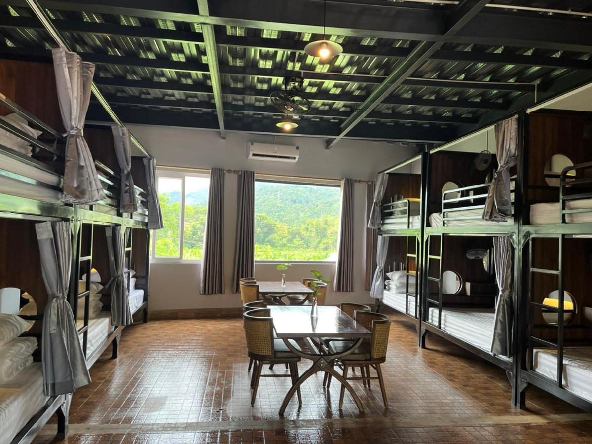 Rocks Ha Giang Hostel & Tour Exterior photo