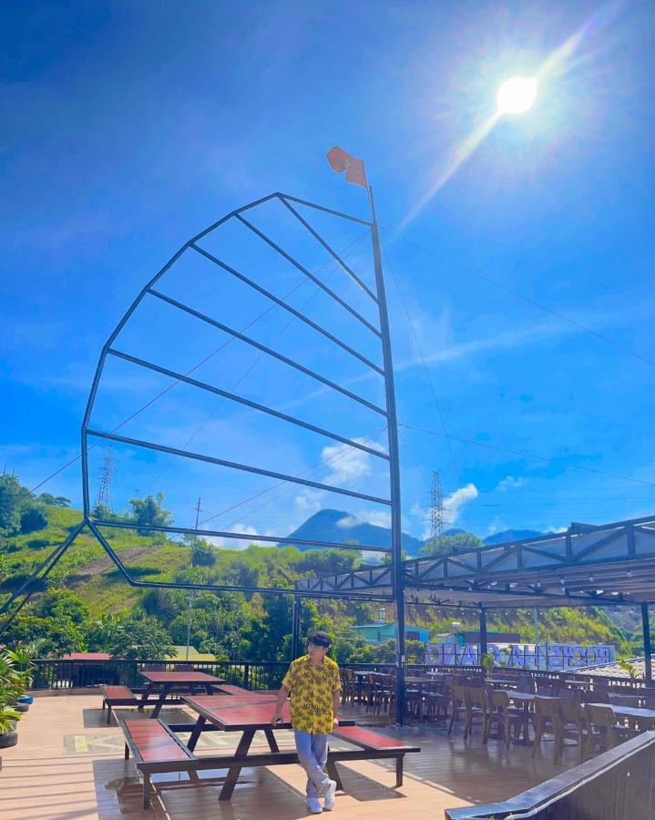 Rocks Ha Giang Hostel & Tour Exterior photo
